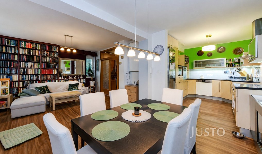 Prodej domu 206 m² s pozemkem 351 m², Praha – náhled fotky 2