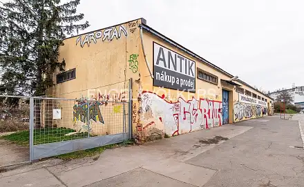 Pronájem skladovacích prostor 832 m²
