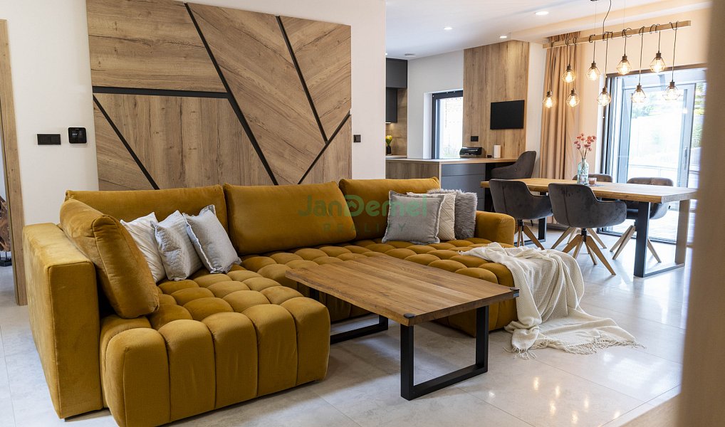 Prodej domu 199 m² s pozemkem 1 598 m², Píšť – náhled fotky 22