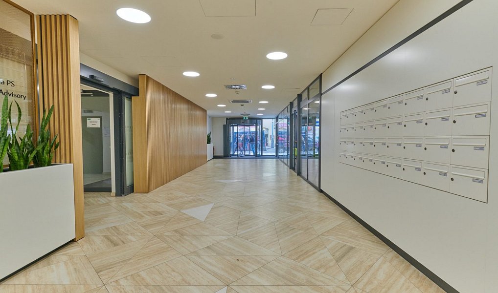 Pronájem kanceláře 964 m², Praha – náhled fotky 7