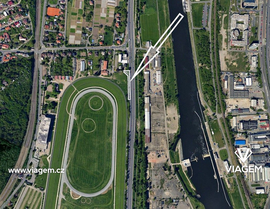 Prodej pole 196 m²