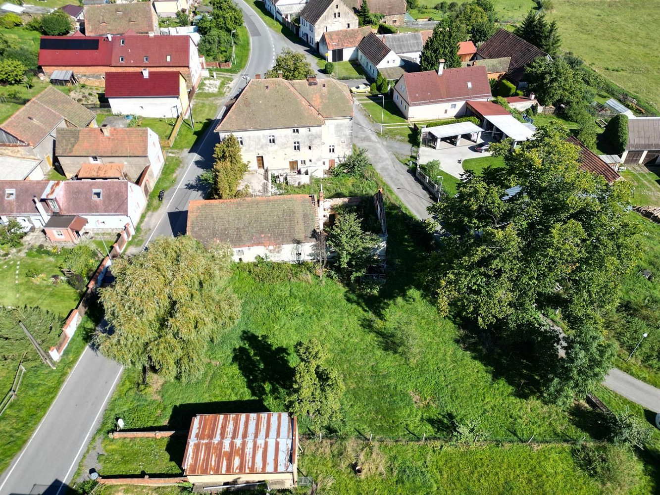 Prodej stavebního pozemku 973 m² — photo 2