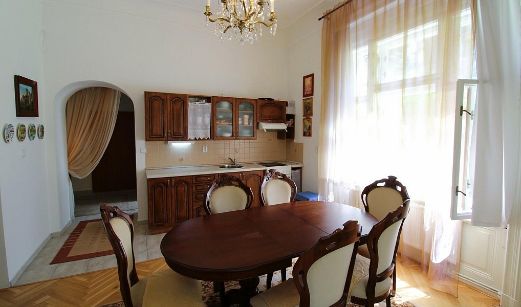 Prodej bytu 3+1 91 m², Karlovy Vary – náhled fotky 2