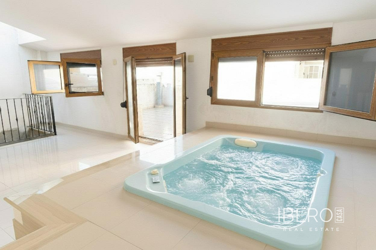 Prodej domu 318 m² s pozemkem 145 m²