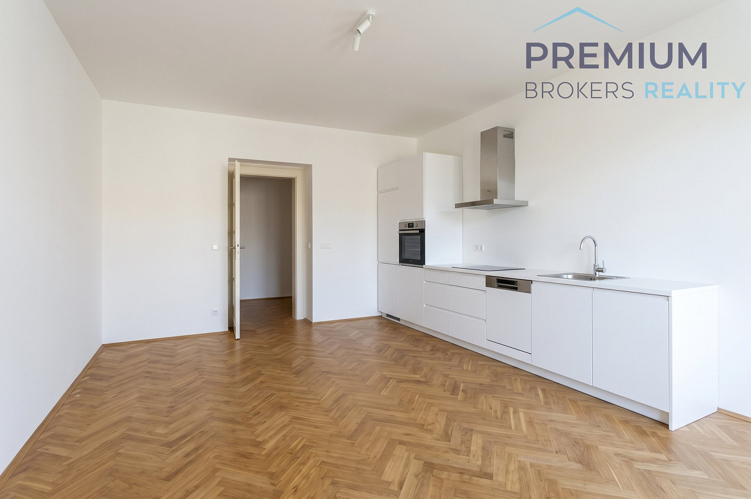 Pronájem bytu 2+kk 43 m² – fotografie 2