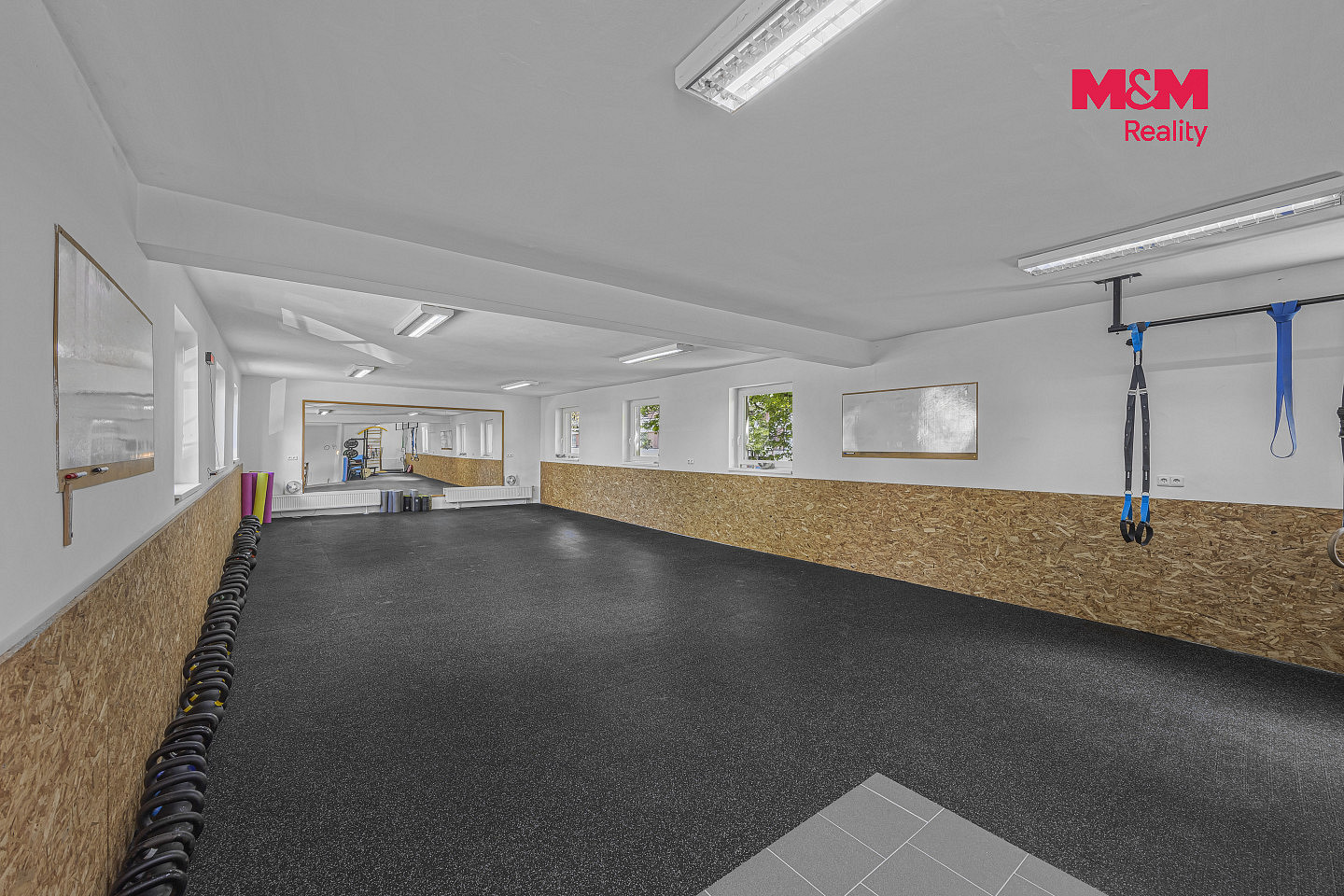 Prodej obchodních prostor 195 m² — photo 2