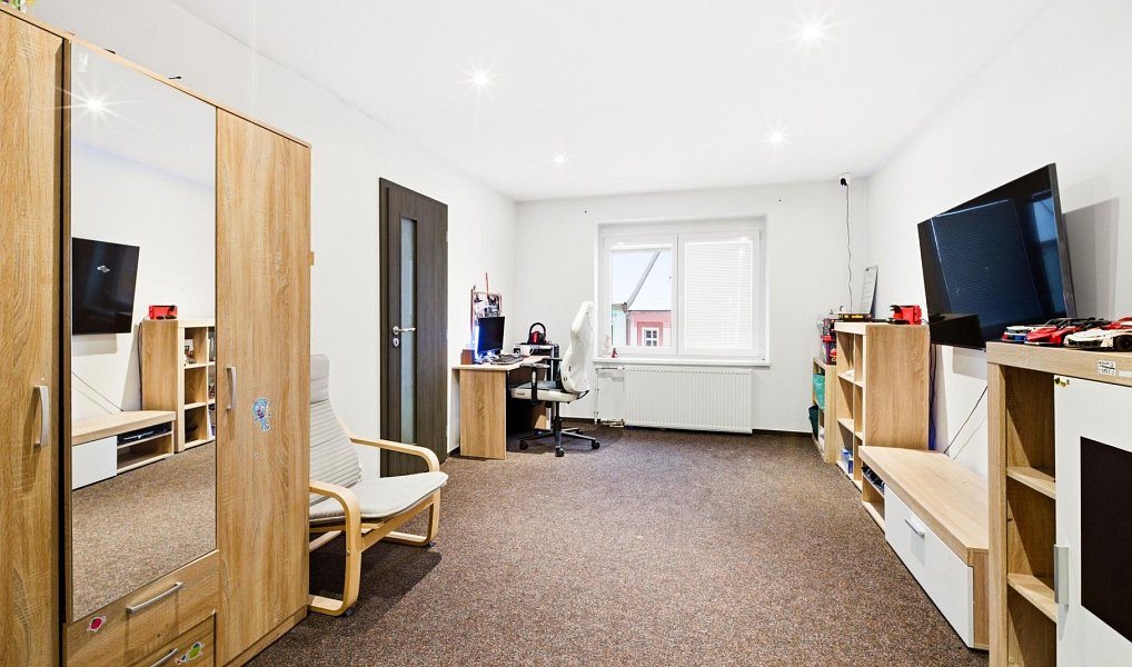 Prodej domu 250 m² s pozemkem 204 m², Jirkov – náhled fotky 12