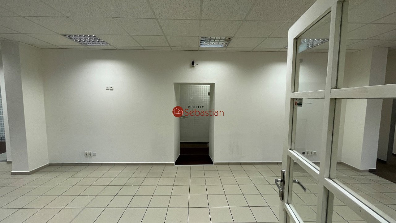 Pronájem kanceláře 184 m² — photo 3