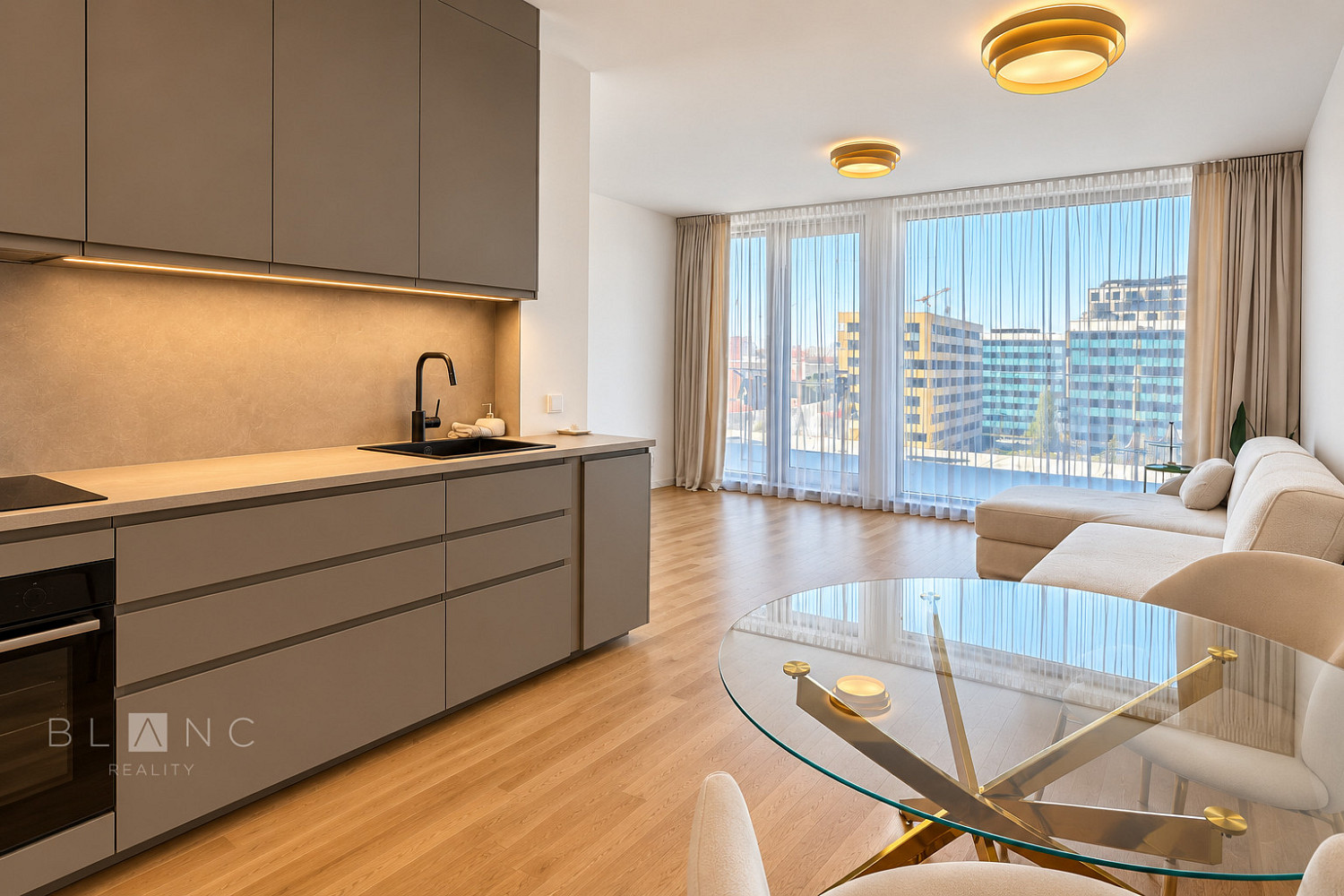 Pronájem bytu 2+kk 60 m² – fotografie 4