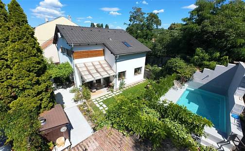 Prodej domu 226 m² s pozemkem 737 m², Černovičky, Brno - Slatina