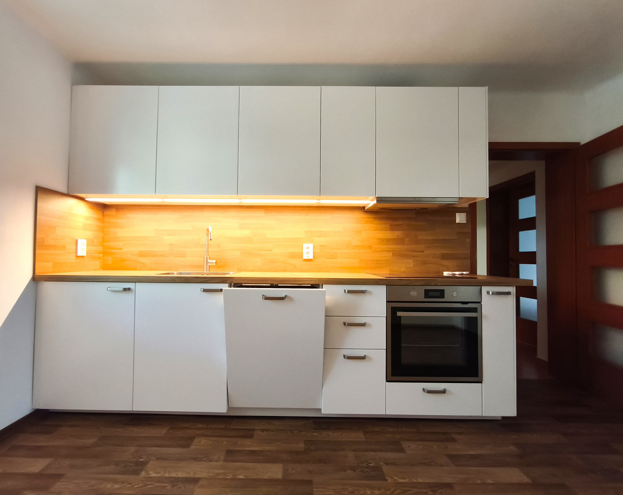 Pronájem bytu 2+1 54 m² – pohled 2