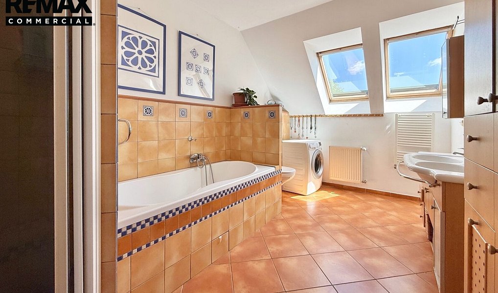 Prodej domu 225 m² s pozemkem 439 m², Praha – náhled fotky 16