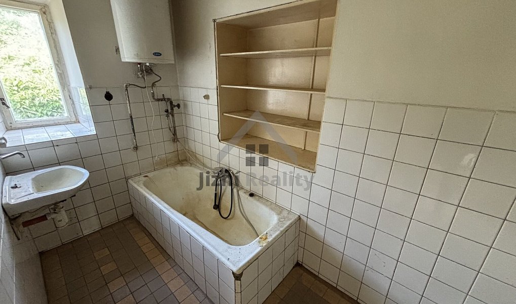 Prodej domu 200 m² s pozemkem 1 379 m², Dívčice – náhled fotky 4
