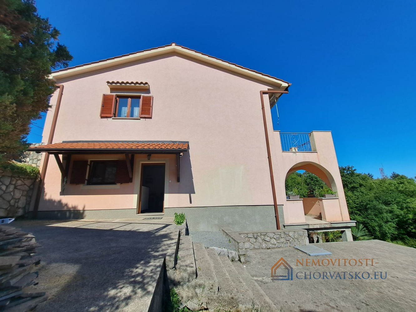Prodej domu 400 m² s pozemkem 1 500 m² - Aanzicht 4