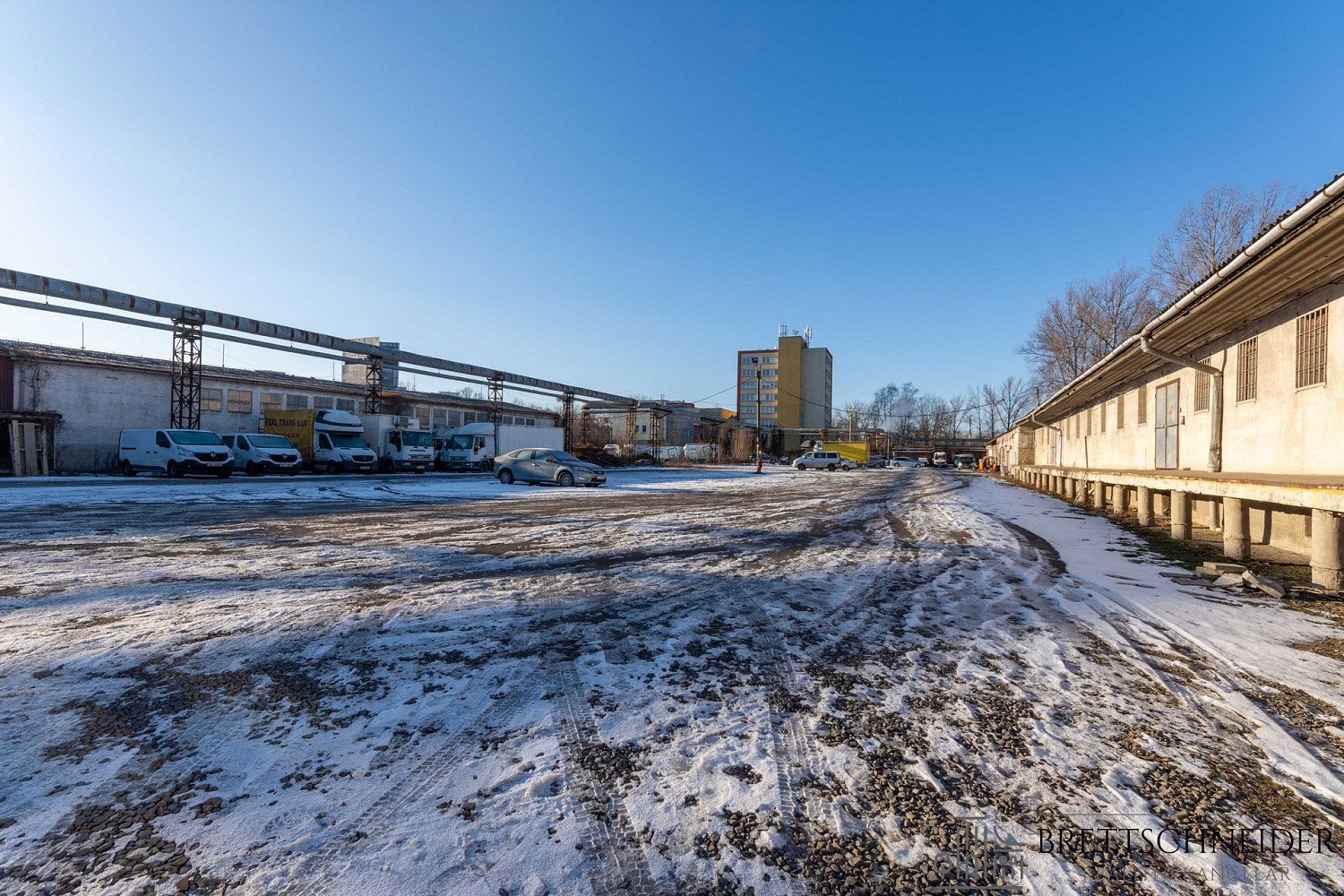 Pronájem kanceláře 303 m²