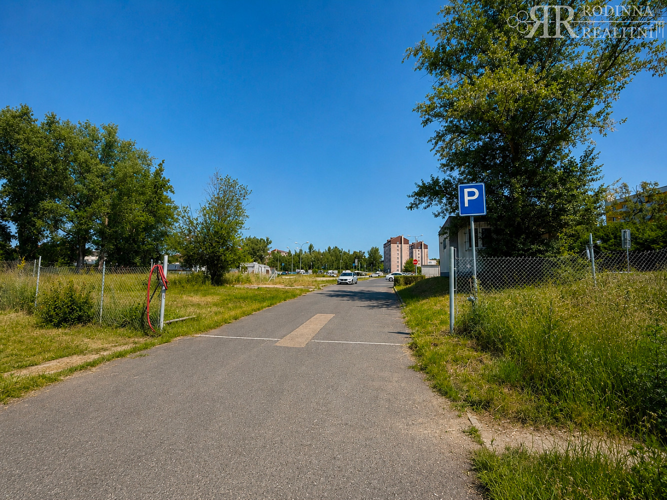 Nabízíme k pronájmu venkovní parkovací stání v parkovacím areálu. – fotografie 3