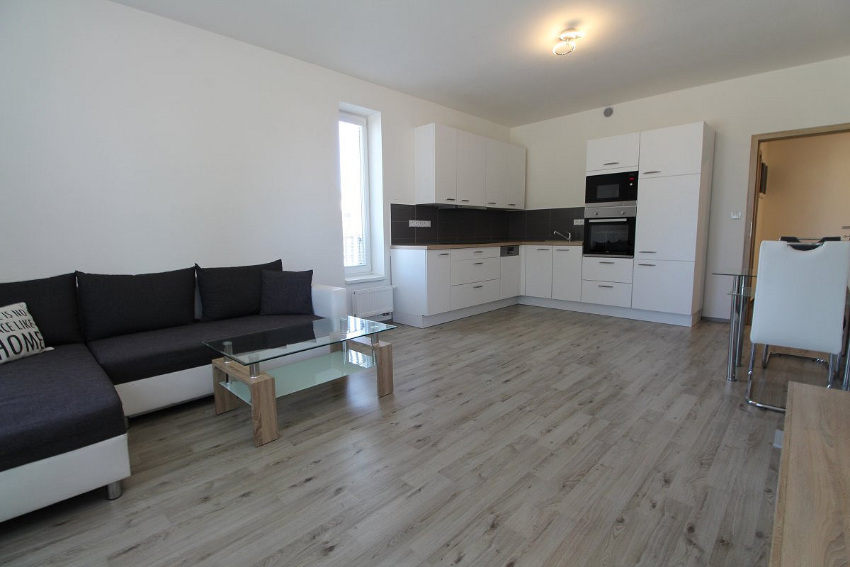 Pronájem bytu 2+kk 53 m² – fotografie 2