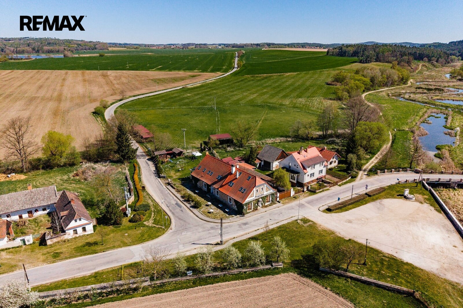 Prodej ubytovacího objektu 398 m² – fotografie 4