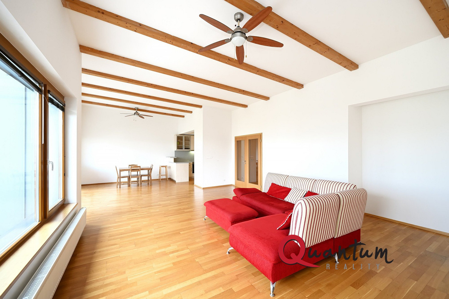 Pronájem bytu 3+kk 135 m² — photo 2