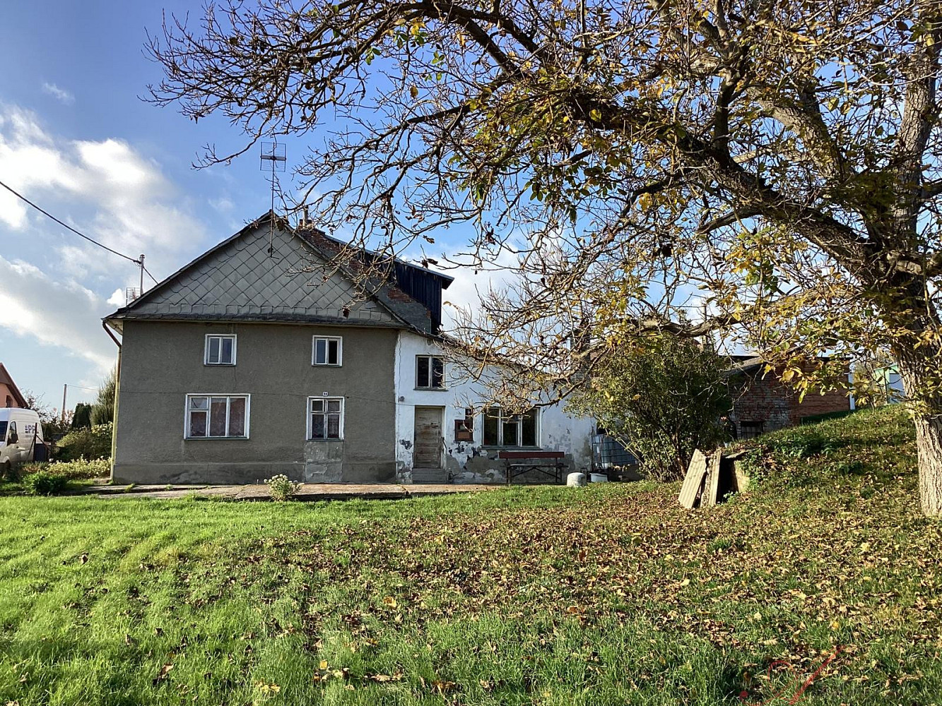 Prodej domu 80 m² s pozemkem 2 564 m²