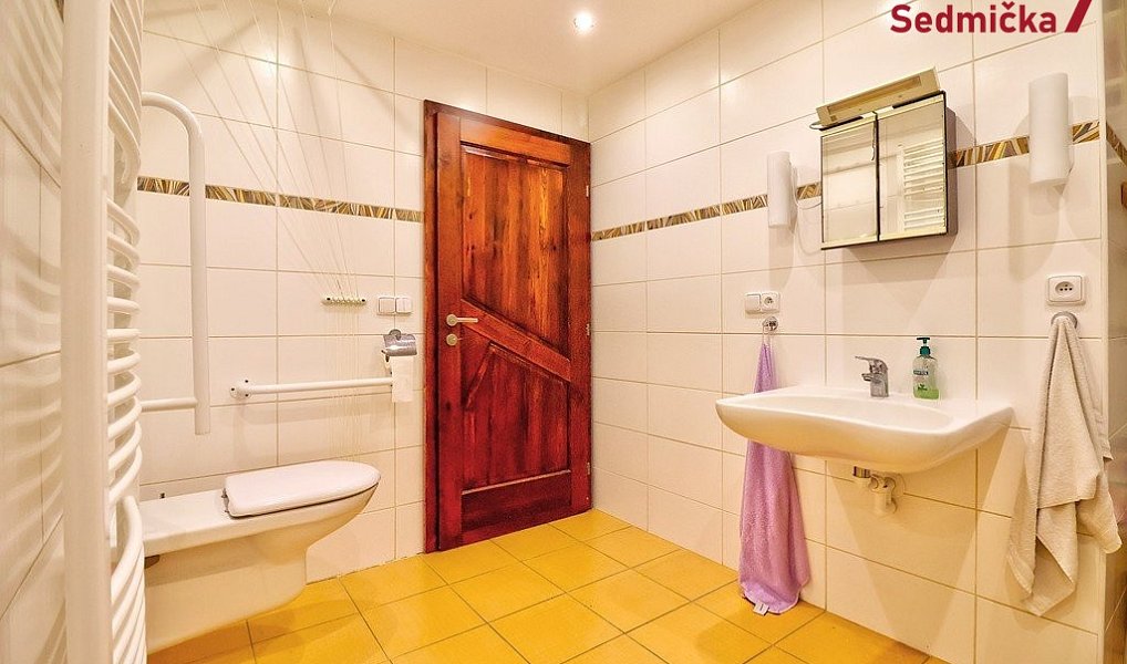 Prodej domu 318 m² s pozemkem 1 300 m², Věcov – náhled fotky 18