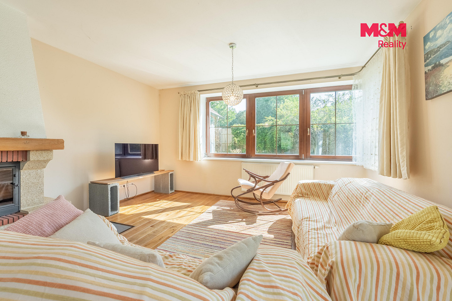 Prodej domu 240 m² s pozemkem 1 302 m² – fotografie 2
