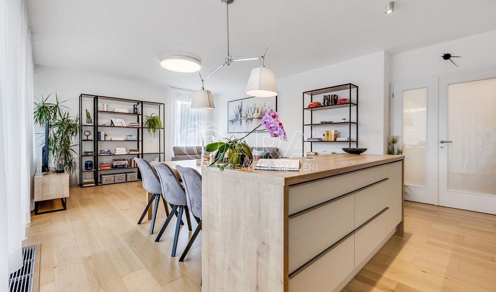 Prodej bytu 4+kk 139 m², Praha – náhled fotky 5