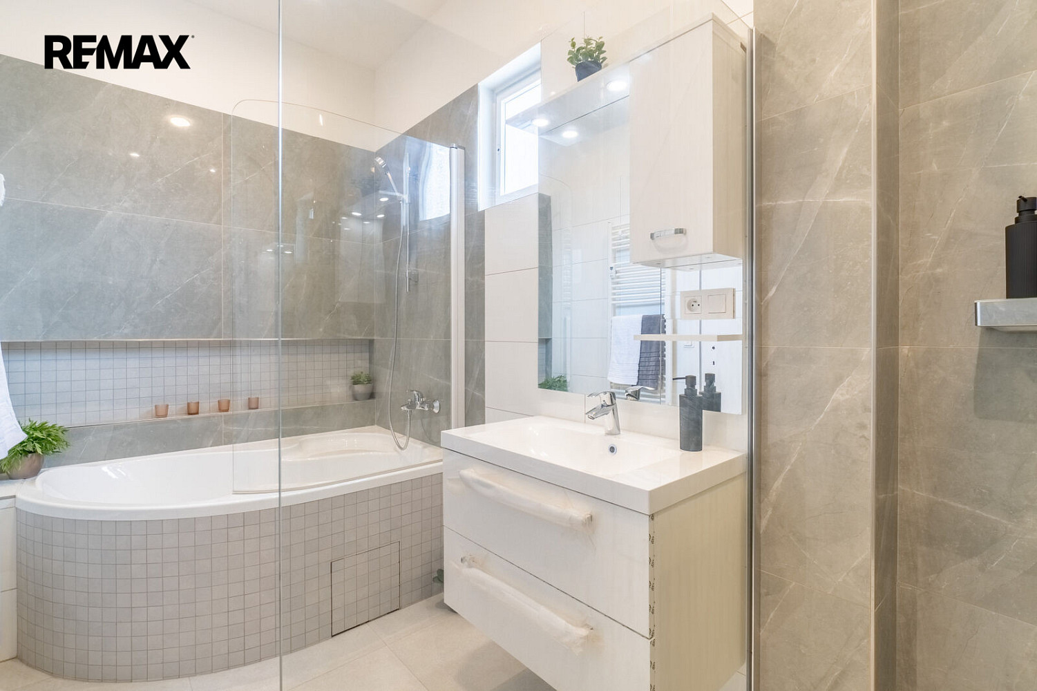 Pronájem bytu 4+1 120 m² – fotografie 4