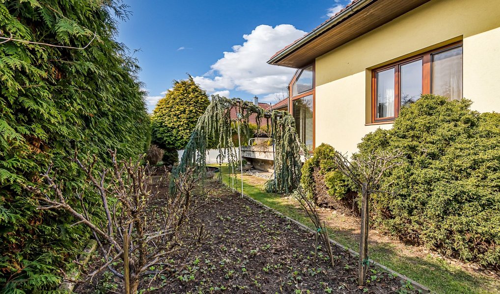 Prodej domu 286 m² s pozemkem 722 m², Veleň – náhled fotky 20