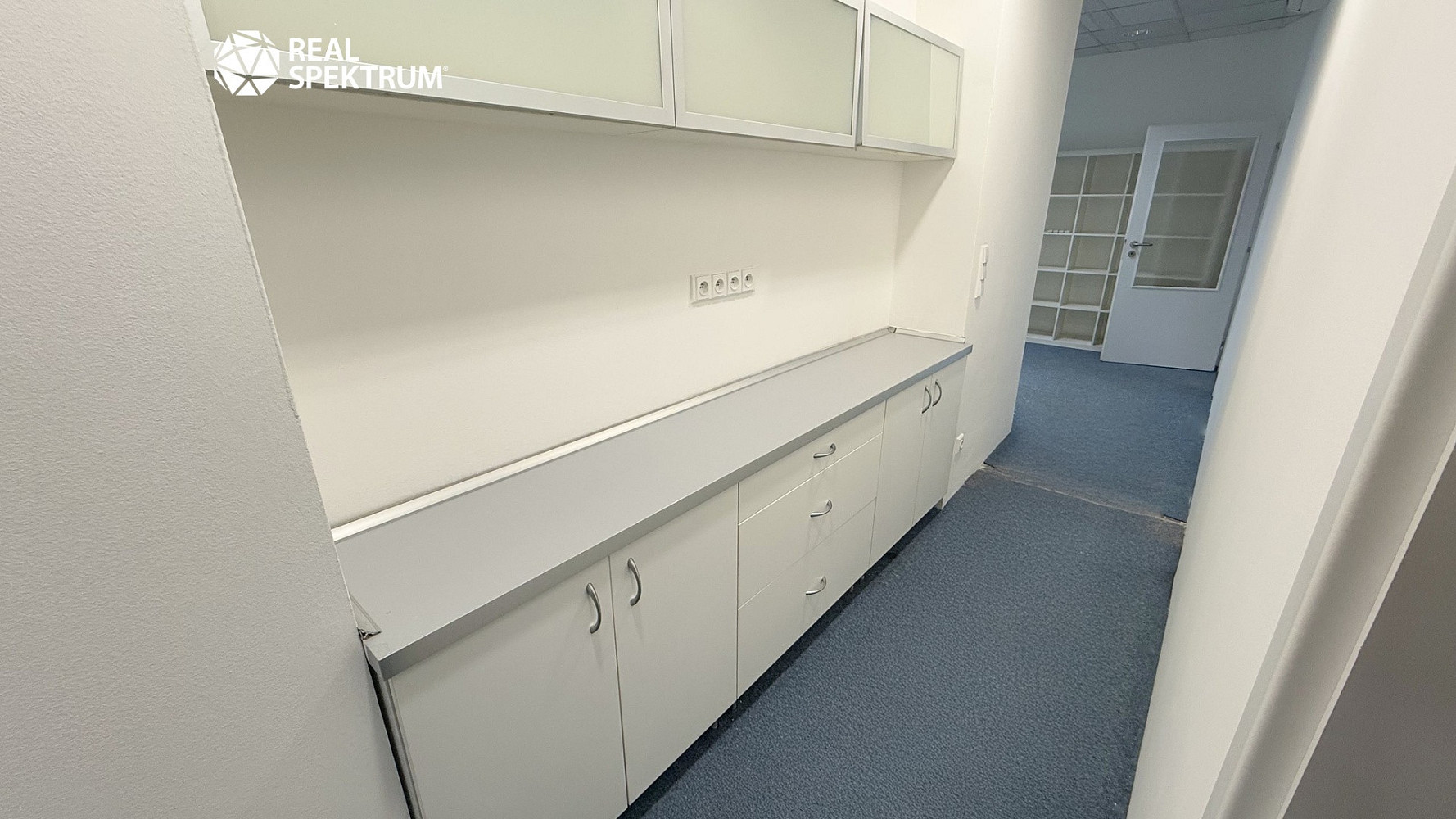 Pronájem kanceláře 92 m² – fotografie 5