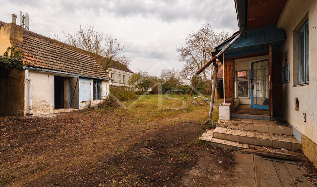 Prodej domu 330 m² s pozemkem 943 m², Chrást – náhled fotky 9