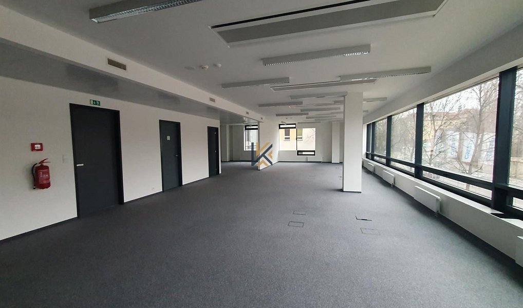 Pronájem kanceláře 490 m², Praha – náhled fotky 3
