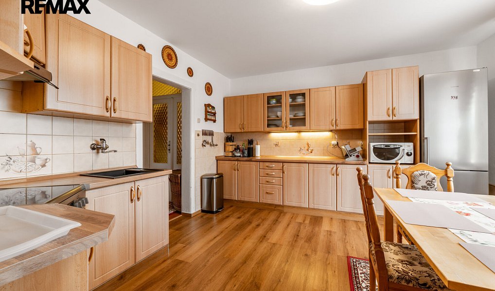 Prodej domu 328 m² s pozemkem 758 m², Vejprty – náhled fotky 3