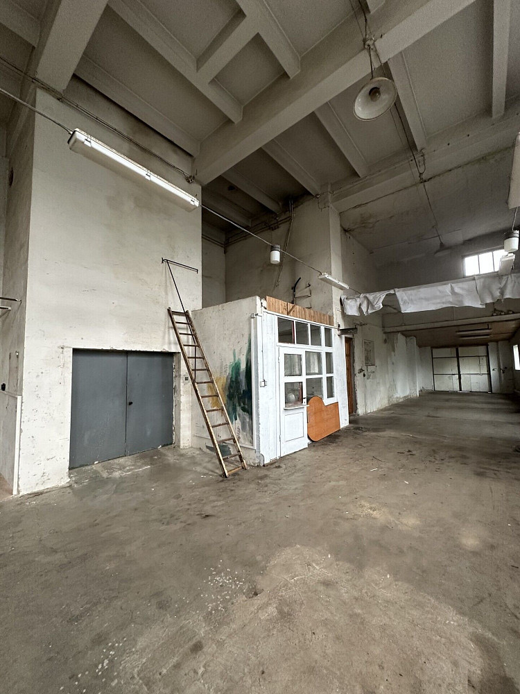 Pronájem skladovacích prostor 200 m² – fotografie 3