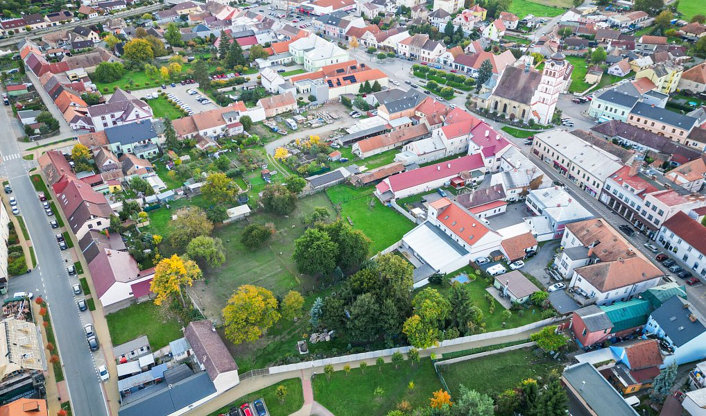 Prodej domu 700 m² s pozemkem 4 338 m², Chlumec nad Cidlinou – náhled fotky 26