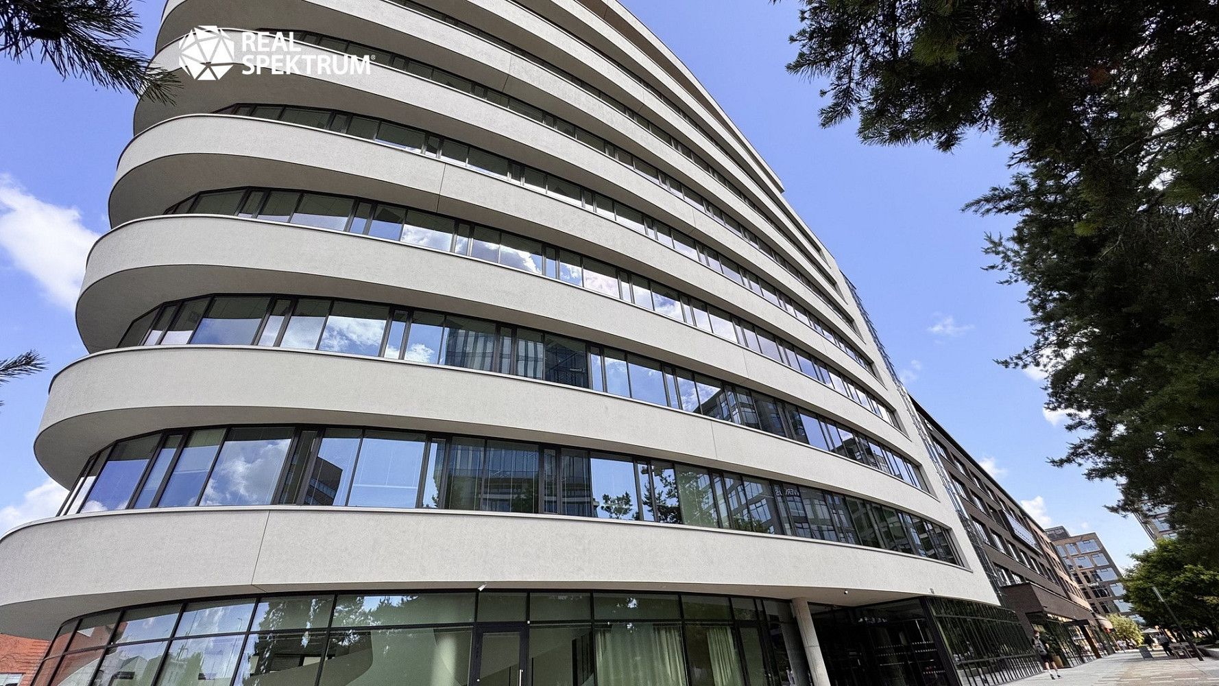 Pronájem kanceláře 730 m² – fotografie 2
