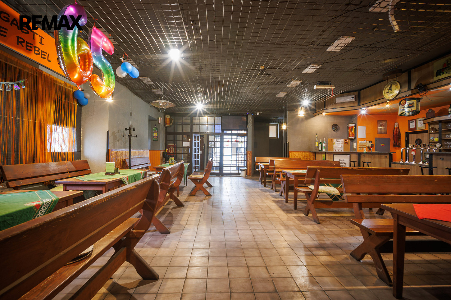 Pronájem restaurace 650 m² - Więcej