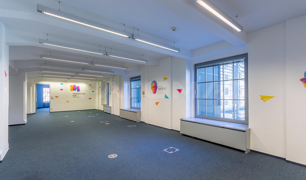 Pronájem kanceláře 653 m², Praha – náhled fotky 9