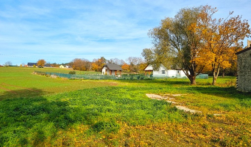 Prodej stavebního pozemku 2 051 m², Boseň – náhled fotky 2