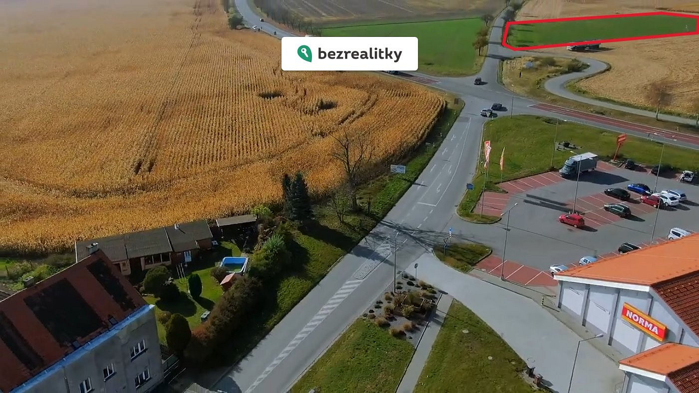 Prodej komerčního pozemku 9 000 m²