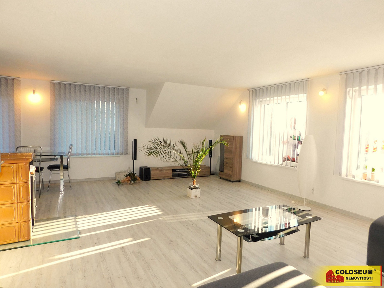 Prodej obchodních prostor 140 m² – fotografie 4