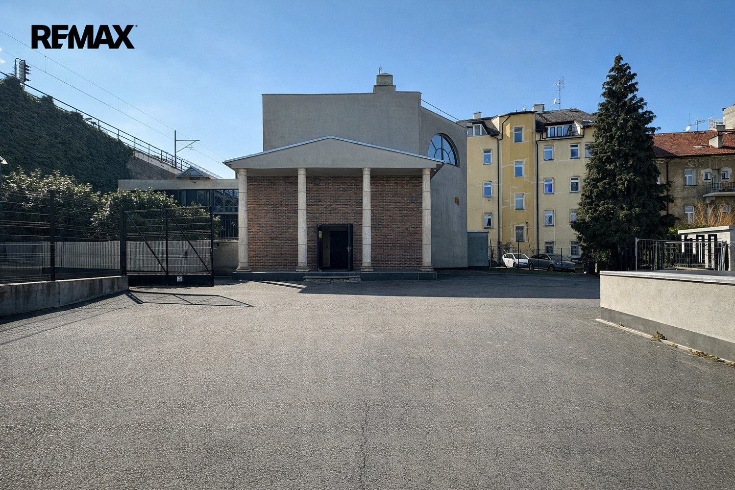 Pronájem obchodních prostor 595 m² – pohled 2