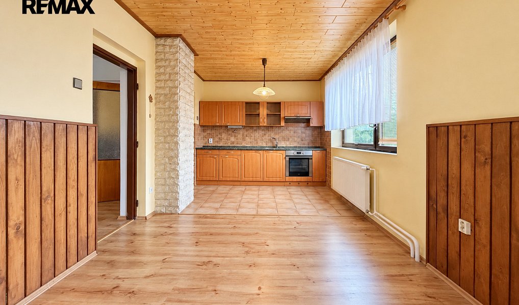 Prodej domu 250 m² s pozemkem 833 m², Kochánky – náhled fotky 3