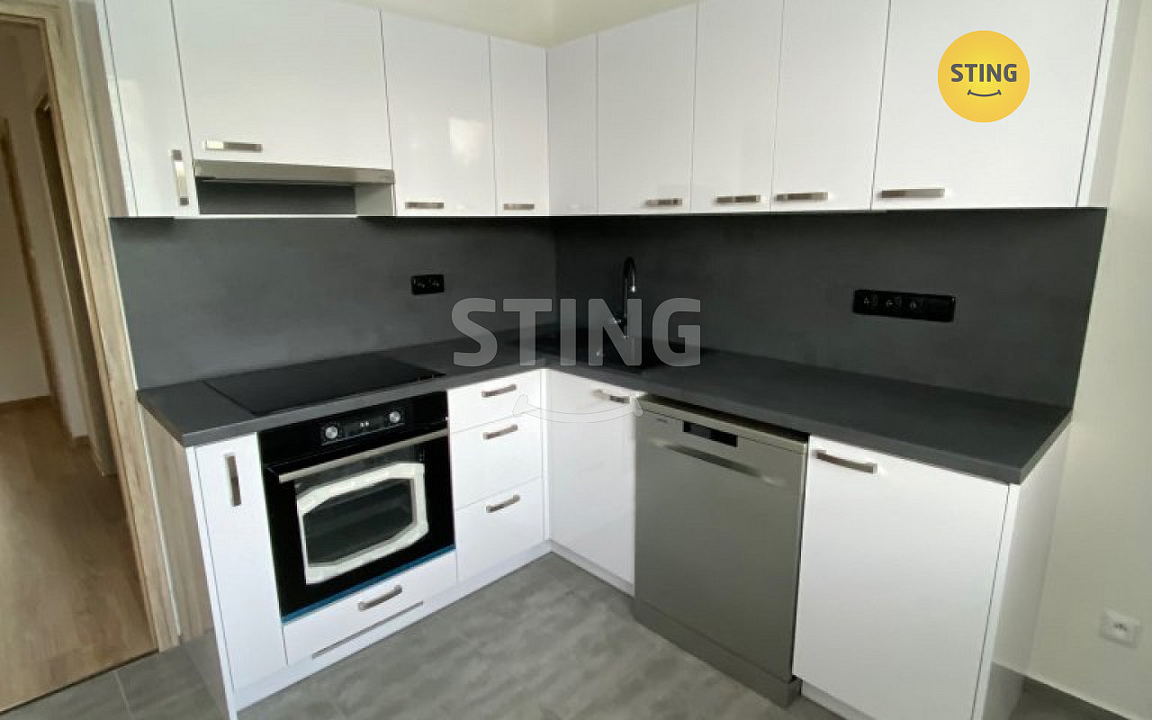 Pronájem bytu 2+1 50 m², Razová