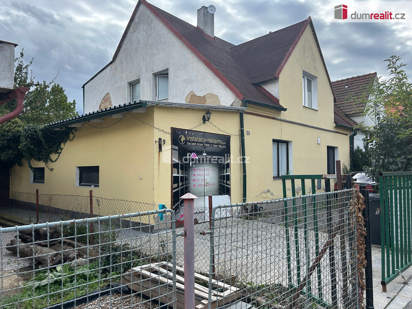 Prodej domu 211 m² s pozemkem 588 m²