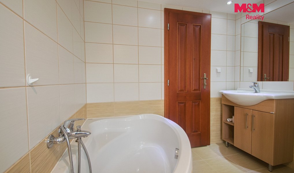 Prodej komerčního objektu (jiného typu) 308 m², Příbor – náhled fotky 19