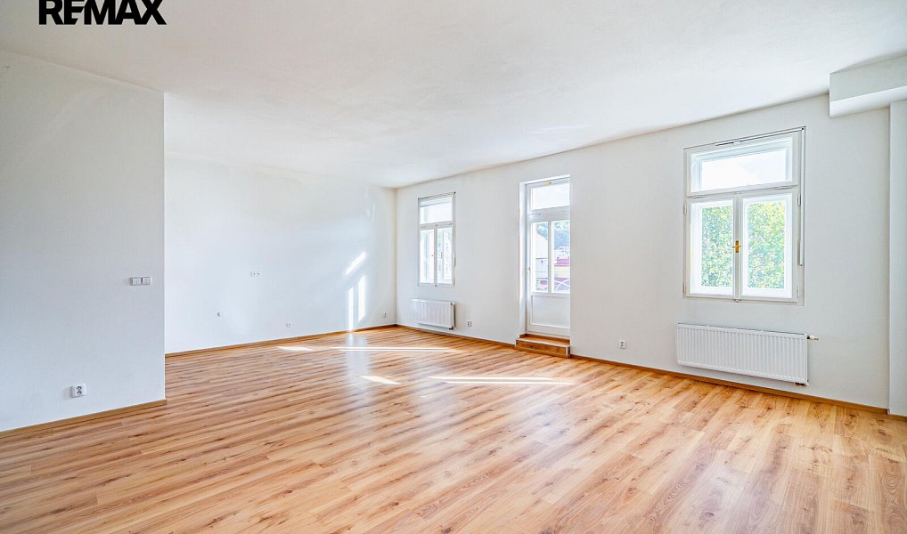 Prodej bytu 2+kk 95 m², Mariánské Lázně – náhled fotky 2