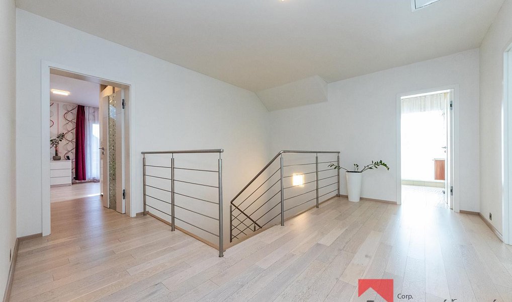 Prodej domu 346 m² s pozemkem 2 669 m², Újezd – náhled fotky 16