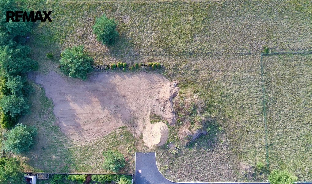 Prodej stavebního pozemku 1 087 m², Tišice – náhled fotky 11