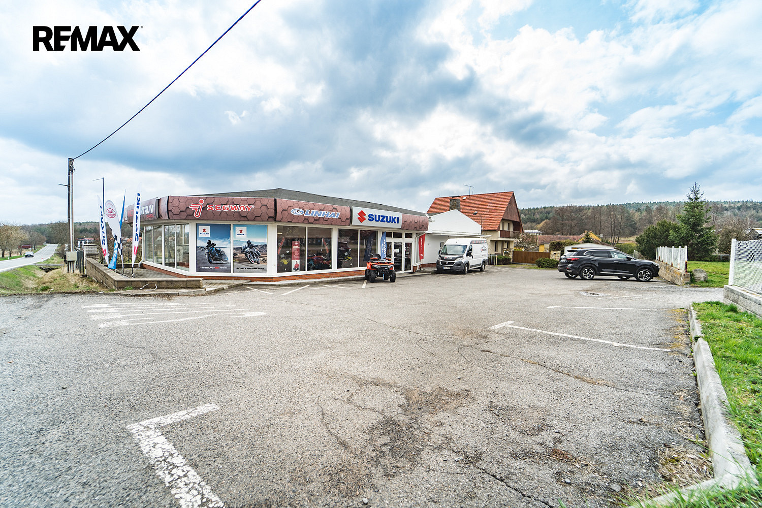 Prodej obchodních prostor 300 m² – fotografie 2